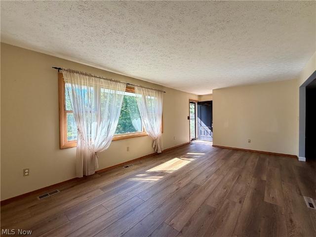 House for sale in Chardon, Geauga County