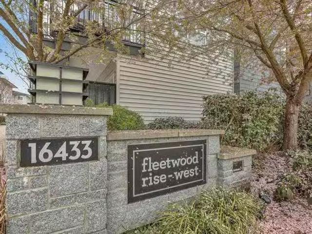 House for sale in Fleetwood, Surrey