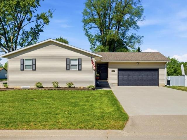 House for sale in Manchester, Iowa