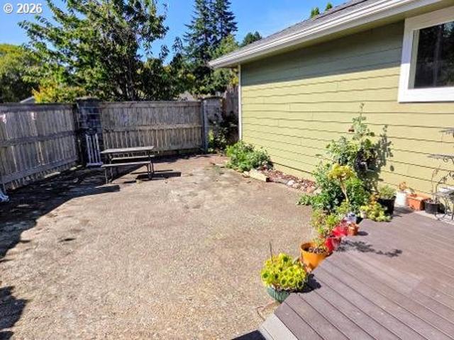 House for sale in Coos Bay, Coos County