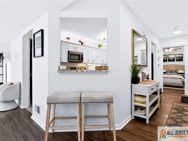 Condo for sale in North Brunswick, New Jersey