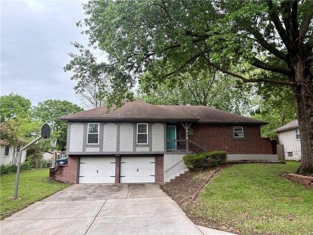 House for sale in Blue Springs, Missouri
