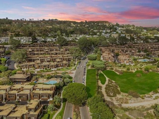 Townhouse for sale in Del Mar, California