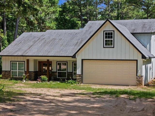 House for sale in Henderson, Texas