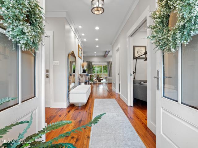 House for sale in Ocean Springs, Mississippi