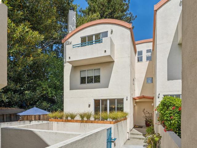 Condo for sale in Berkeley, California