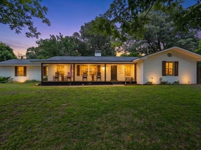 House for sale in Henderson, Texas