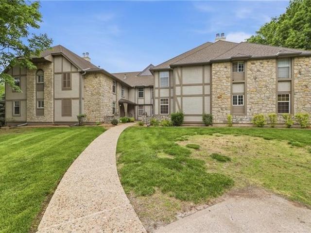 Condo for sale in Blue Springs, Jackson County