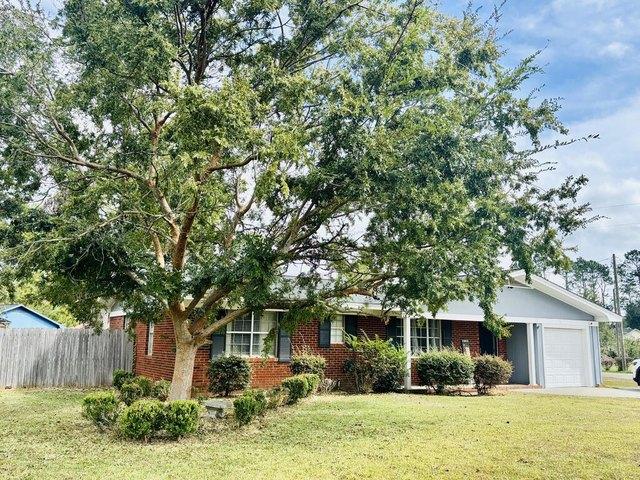 House for sale in Douglas, Coffee County