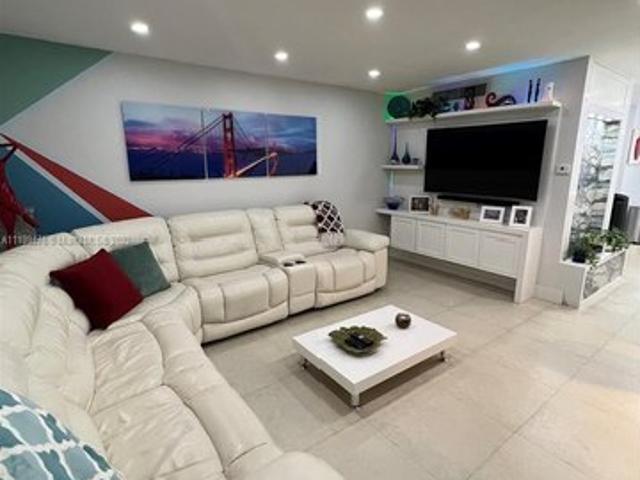Condo for sale in Hialeah, Florida