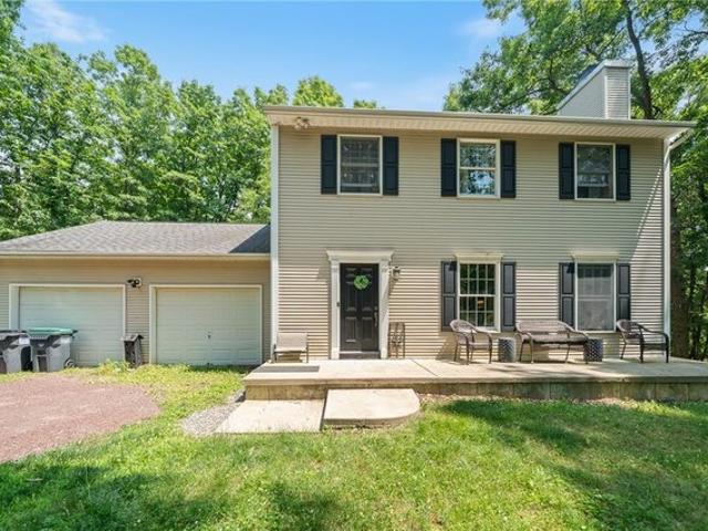 House for sale in Gilbert, Pennsylvania