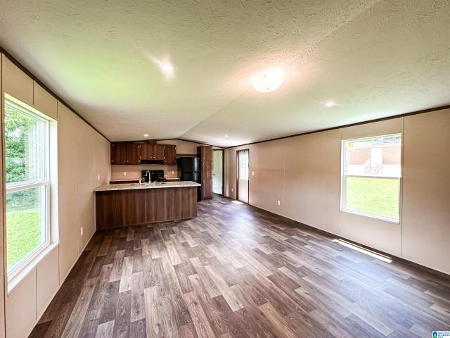 House for sale in Weaver