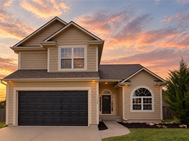 House for sale in Louisburg, Miami County
