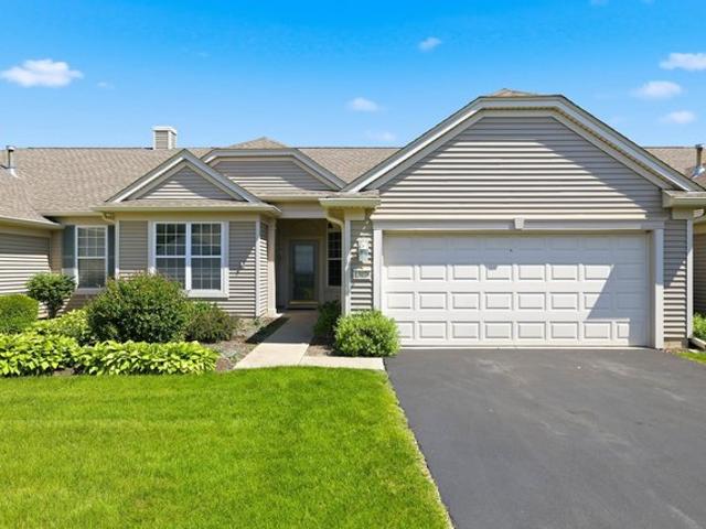 Townhouse for sale in Mchenry, Illinois