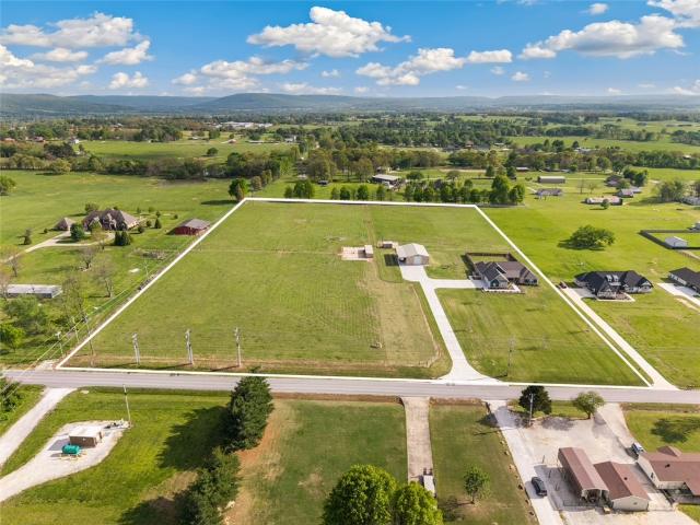 House for sale in Starks, Farmington