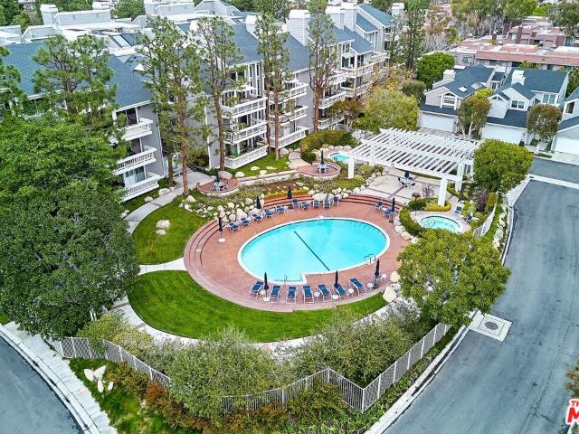Condo for sale in Canoga Park, California