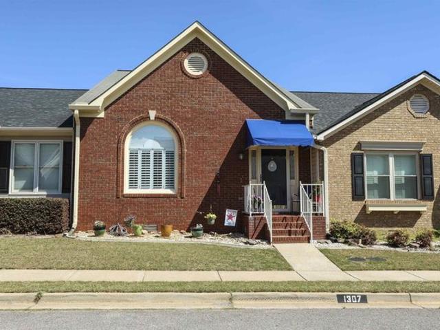 Townhouse for sale in Anniston, Alabama
