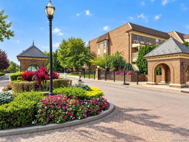 Condo for sale in Baybridge Townhouse Codominiums, New York