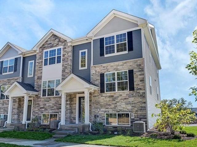 Townhouse for sale in Bartlett, Illinois