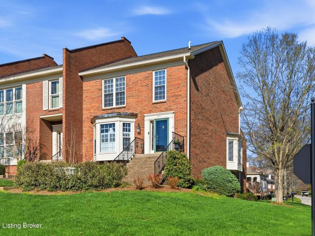 Townhouse for sale in Indian Hills, Kentucky