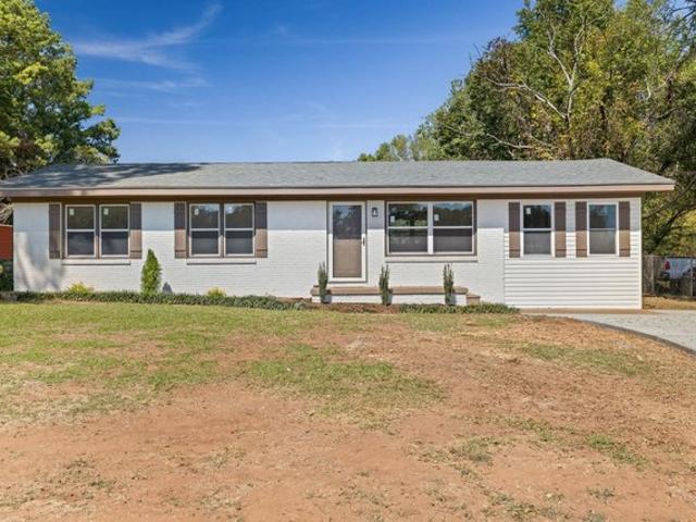 House for sale in Tuscumbia, Colbert County