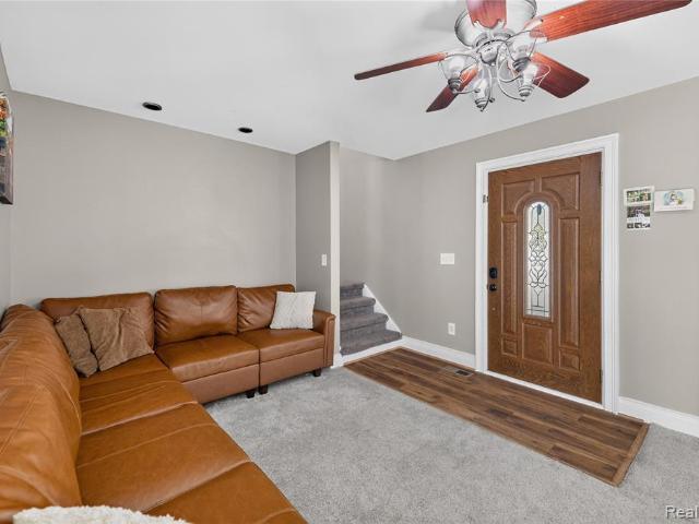 House for sale in Fordville Subdivision Number 2, Southgate