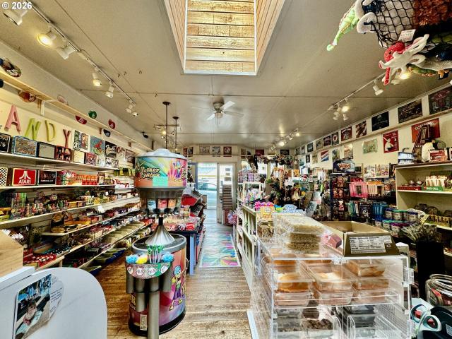 Commercial for sale in Oregonia