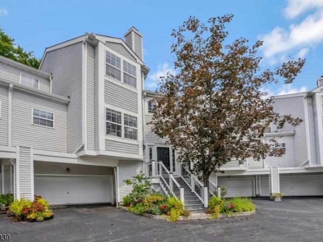 Townhouse for sale in Cedar Knolls, New Jersey