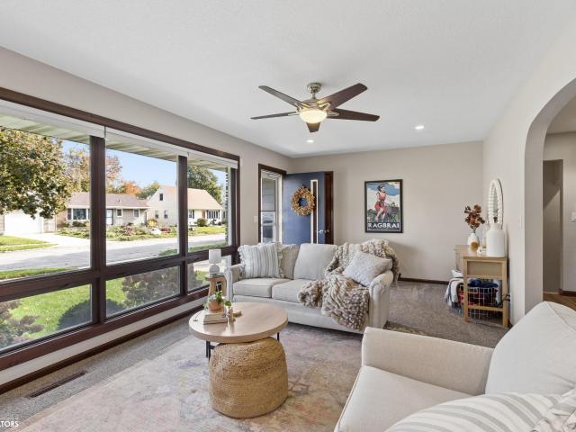 House for sale in Mason City, Cerro Gordo County