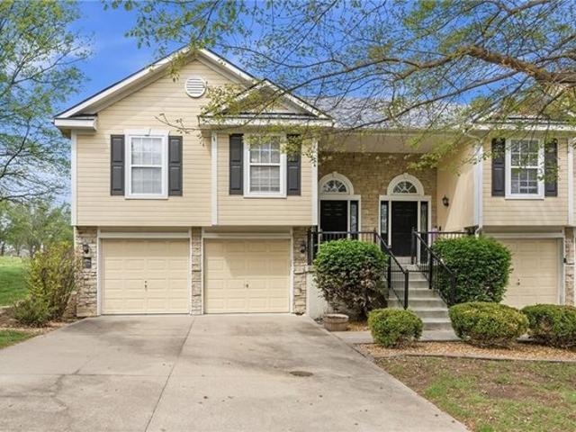 Townhouse for sale in Grain Valley, Missouri