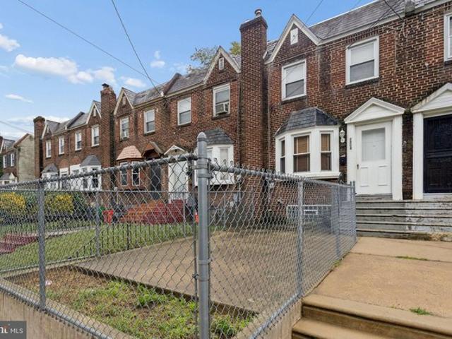 Townhouse for sale in Whitman Park, Camden