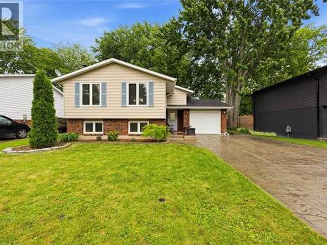 House for sale in Brights Grove, Ontario