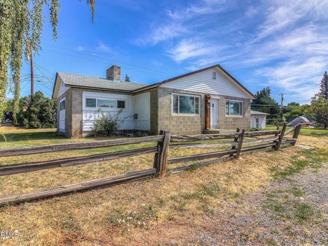 House for sale in Tieton, Washington