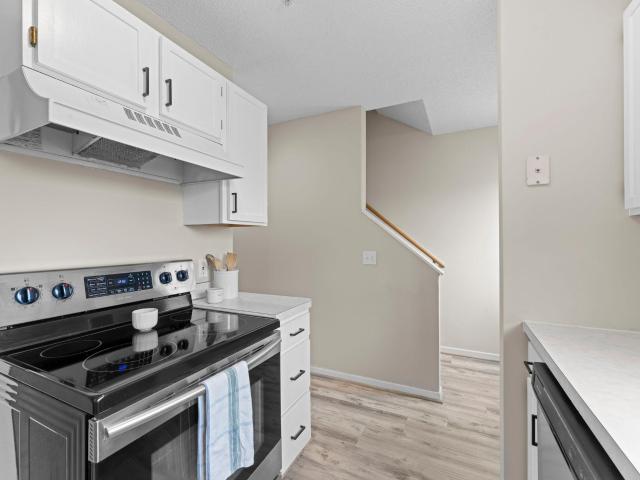 Townhouse for sale in Eden Prairie, Hennepin County