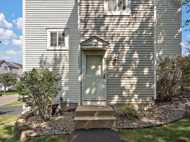 Townhouse for sale in Eden Prairie, Hennepin County
