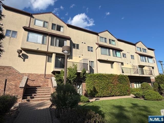 Condo for sale in Fort Lee, New Jersey