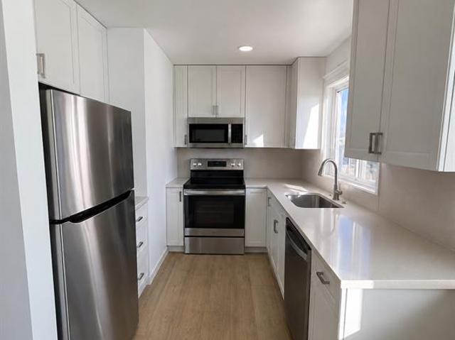 Condo for sale in Fort Lee, New Jersey