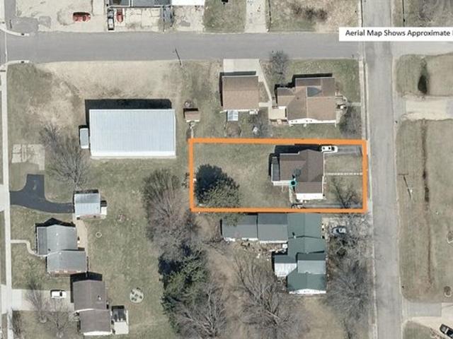 House for sale in Juneau, Wisconsin