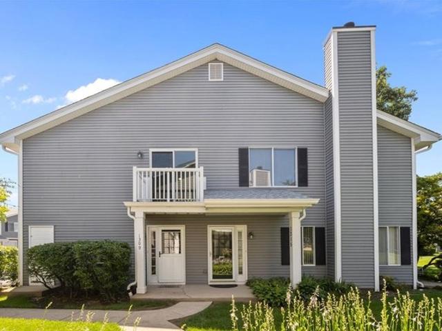 Condo for sale in Deerfield, Illinois