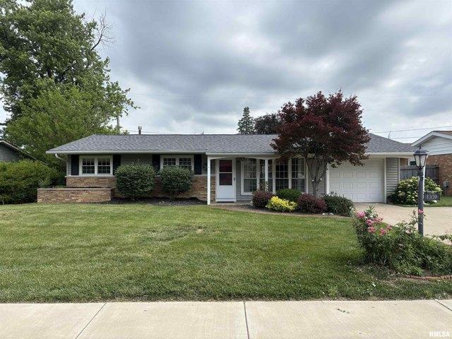 House for sale in Washington, Illinois