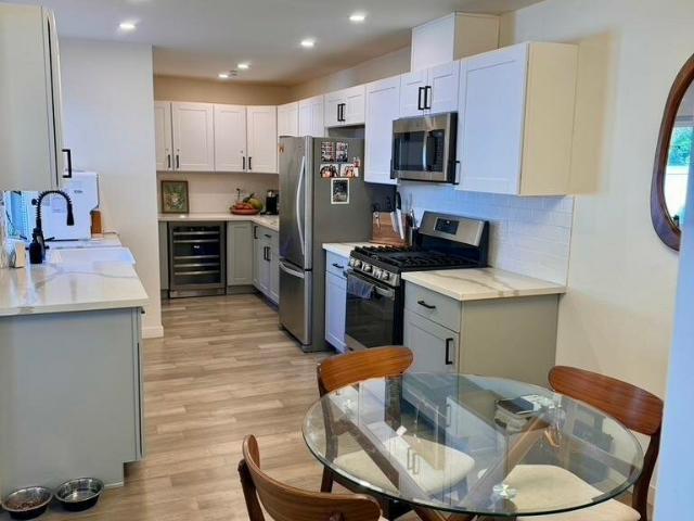 Townhouse for rent in Cardiff, California