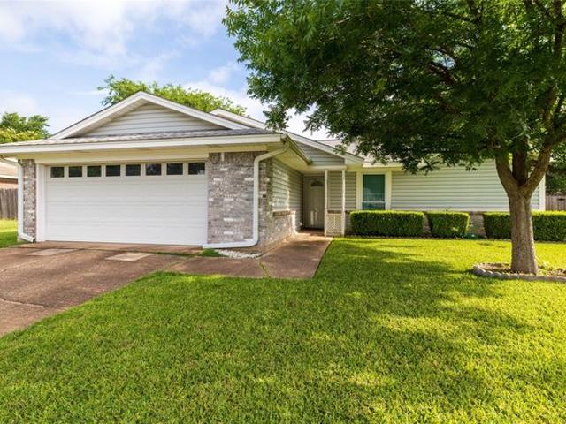 House for sale in Benbrook, Texas