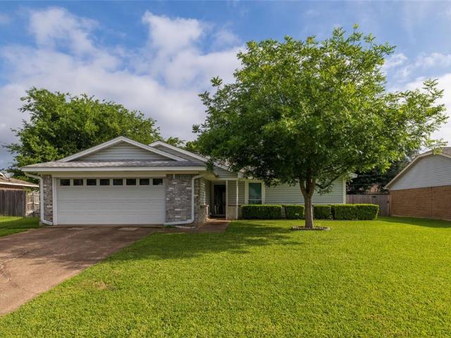 House for sale in Benbrook, Texas