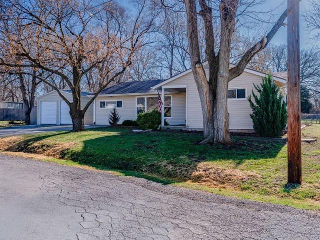 House for sale in Harrisonville, Missouri