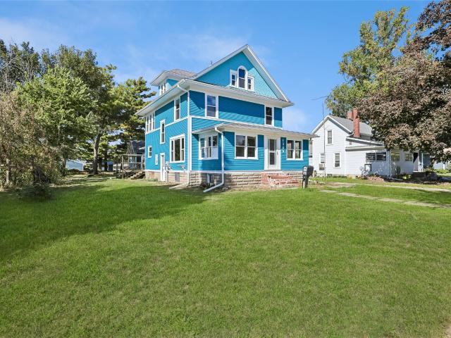 House for sale in Grinnell, Poweshiek County