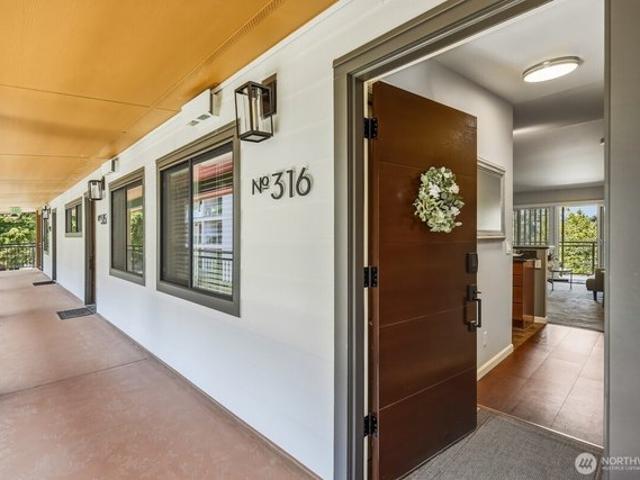 Condo for sale in Bellevue, King County