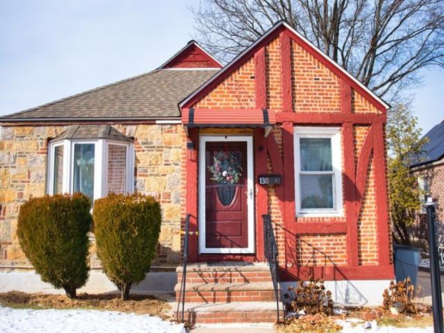House for sale in Queens, Arverne