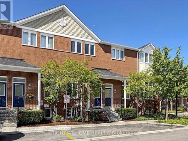 Townhouse for sale in Woburn, Ontario