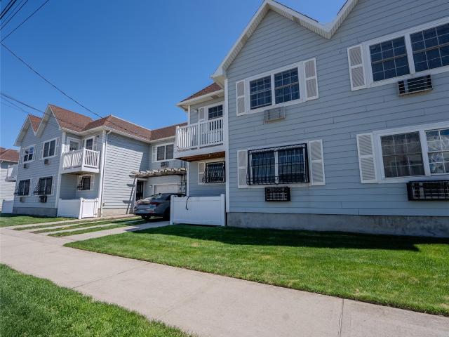 House for sale in Queens, Arverne