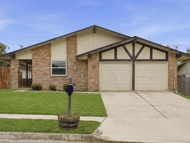 House for sale in Universal City, Texas